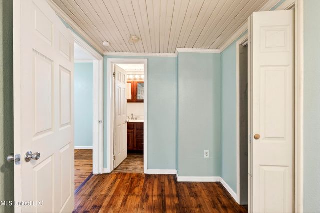 2406 8th Street, Pascagoula, MS 39567