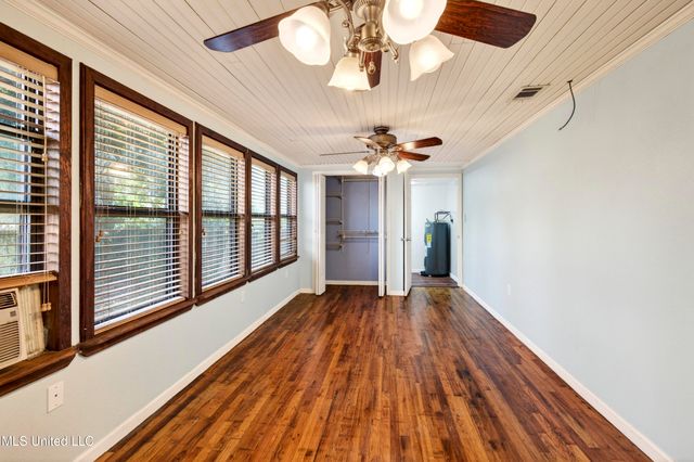 2406 8th Street, Pascagoula, MS 39567