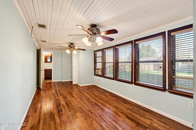 2406 8th Street, Pascagoula, MS 39567