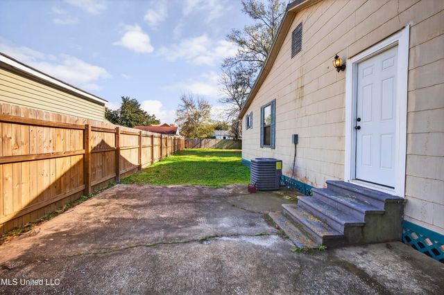 2406 8th Street, Pascagoula, MS 39567