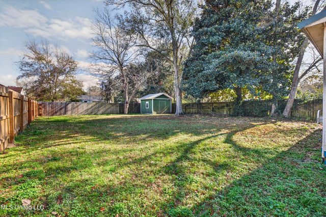 2406 8th Street, Pascagoula, MS 39567