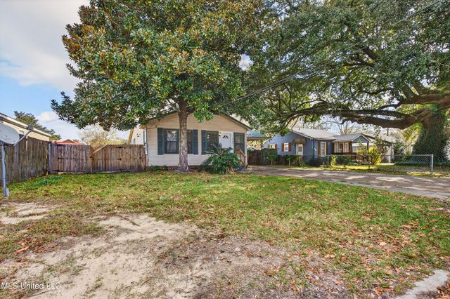 2406 8th Street, Pascagoula, MS 39567