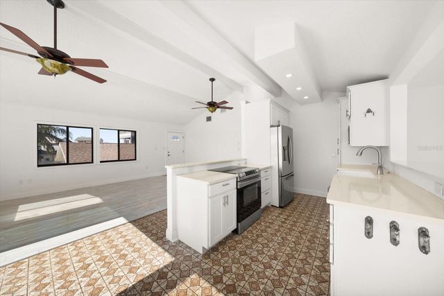 218 176TH AVENUE E, Redington Shores, FL 33708
