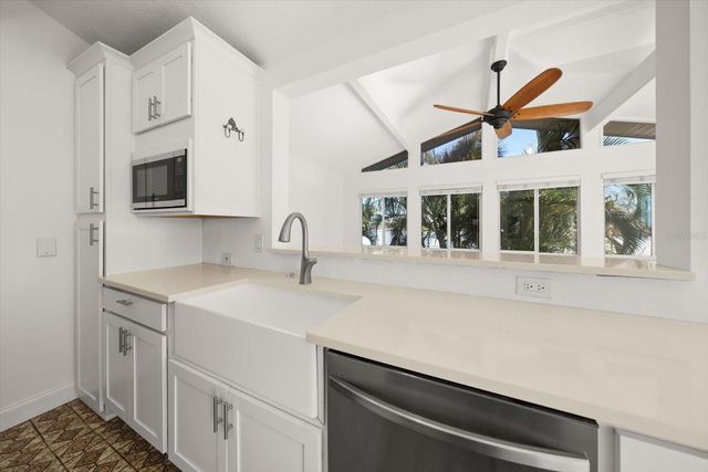 218 176TH AVENUE E, Redington Shores, FL 33708