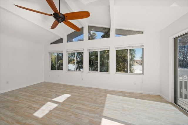 218 176TH AVENUE E, Redington Shores, FL 33708