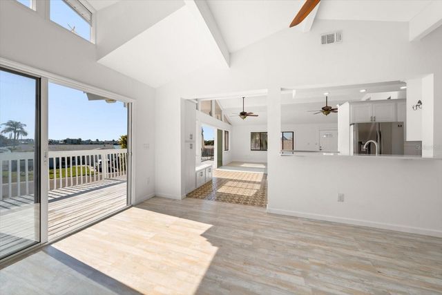 218 176TH AVENUE E, Redington Shores, FL 33708