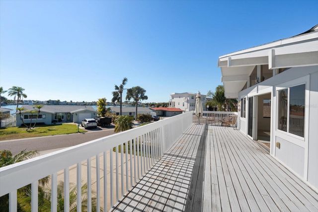 218 176TH AVENUE E, Redington Shores, FL 33708