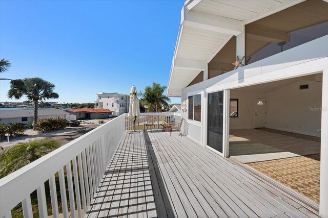 218 176TH AVENUE E, Redington Shores, FL 33708