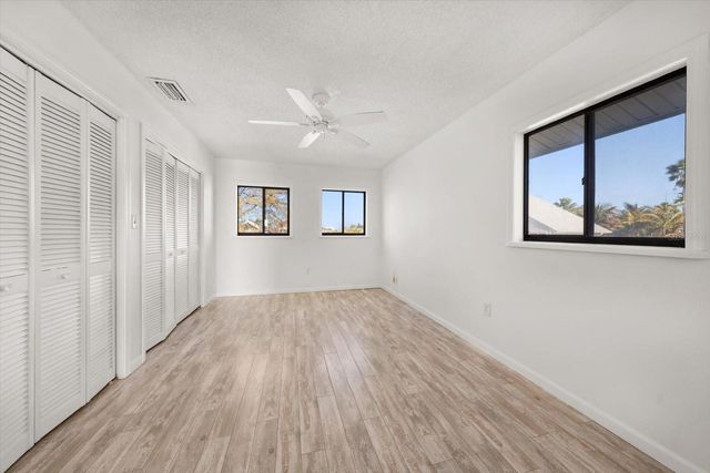 218 176TH AVENUE E, Redington Shores, FL 33708