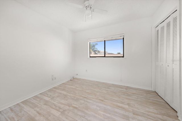 218 176TH AVENUE E, Redington Shores, FL 33708
