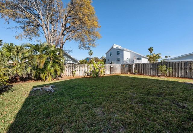 218 176TH AVENUE E, Redington Shores, FL 33708