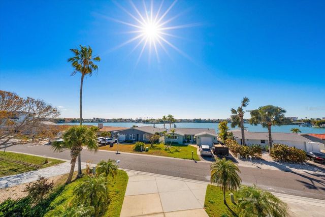 218 176TH AVENUE E, Redington Shores, FL 33708