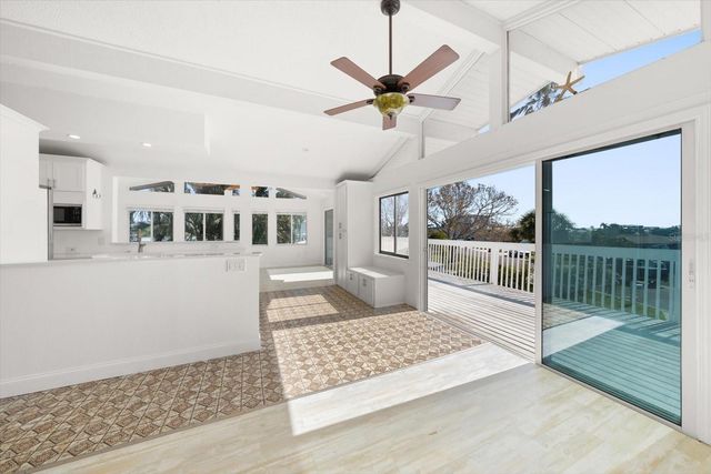 218 176TH AVENUE E, Redington Shores, FL 33708