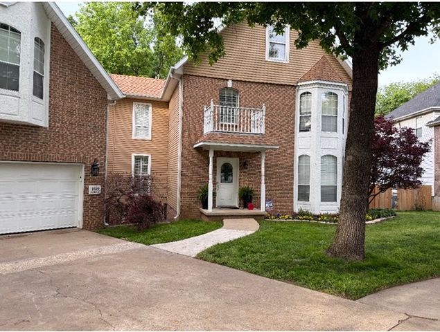 1689 N Stardust Lane, Fayetteville, AR 72701