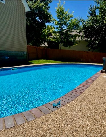 1689 N Stardust Lane, Fayetteville, AR 72701