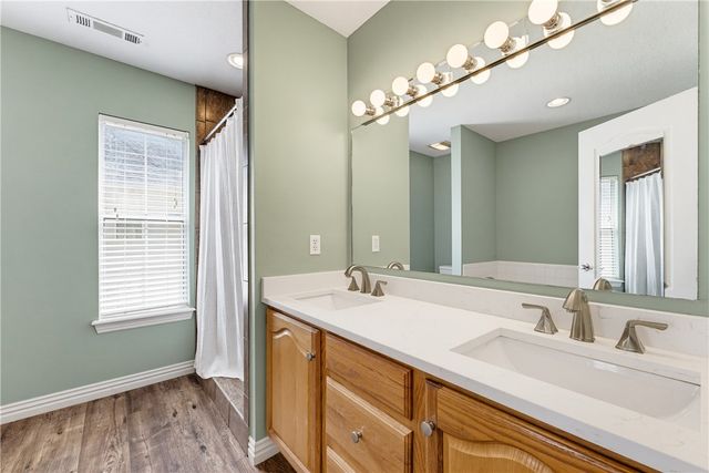 1689 N Stardust Lane, Fayetteville, AR 72701