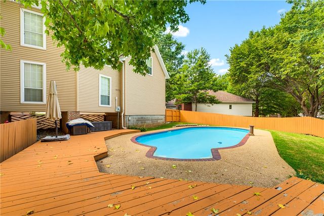 1689 N Stardust Lane, Fayetteville, AR 72701