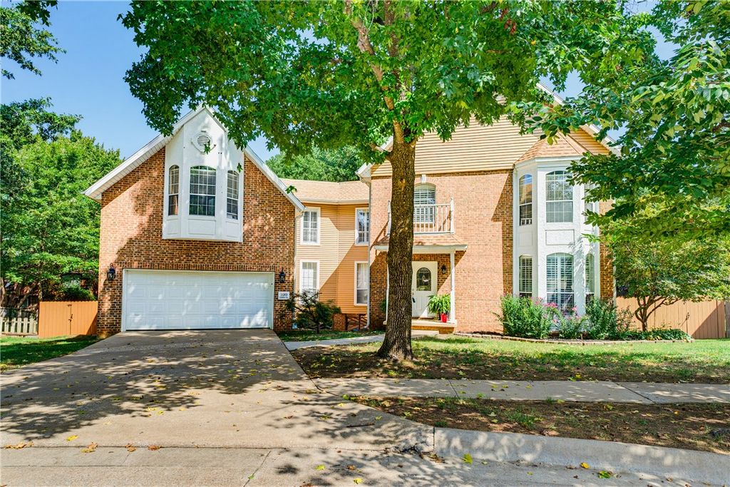 1689 N Stardust Lane, Fayetteville, AR 72701
