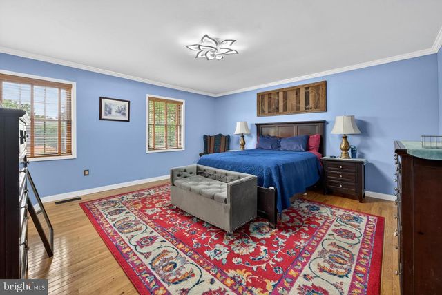 3 MEADOWRUE DR, Mount Laurel, NJ 08054