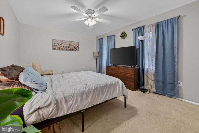 3 MEADOWRUE DR, Mount Laurel, NJ 08054