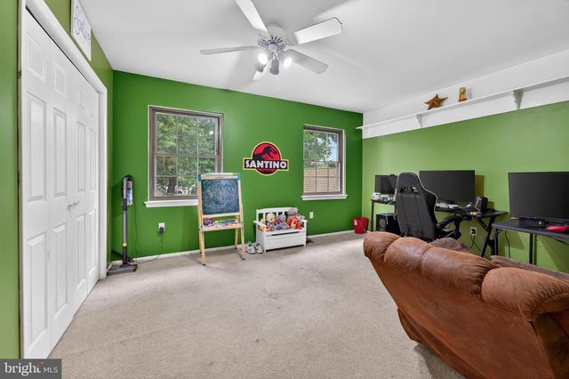 3 MEADOWRUE DR, Mount Laurel, NJ 08054