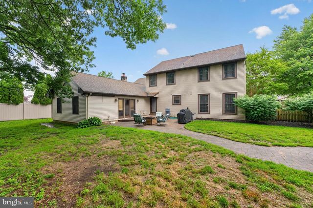 3 MEADOWRUE DR, Mount Laurel, NJ 08054