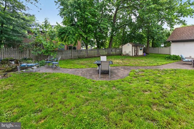 3 MEADOWRUE DR, Mount Laurel, NJ 08054