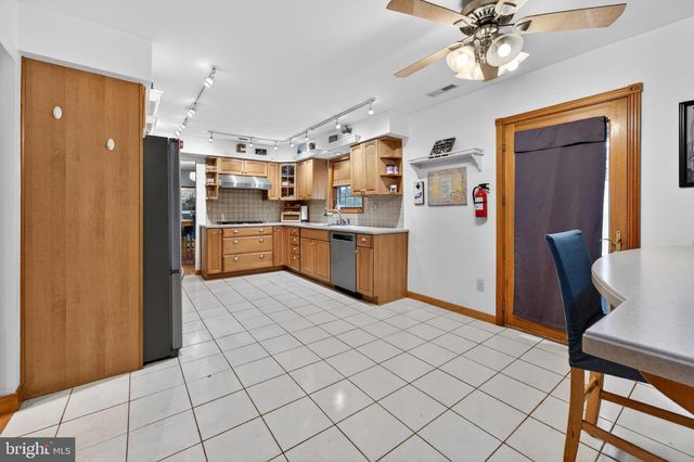 3 MEADOWRUE DR, Mount Laurel, NJ 08054