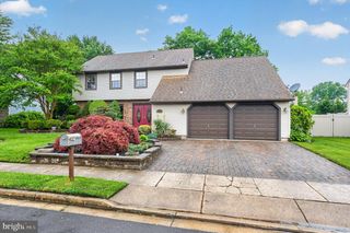 3 MEADOWRUE DR, Mount Laurel, NJ 08054