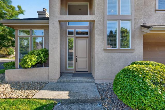 982 South Beach Dr, Sacramento, CA 95831