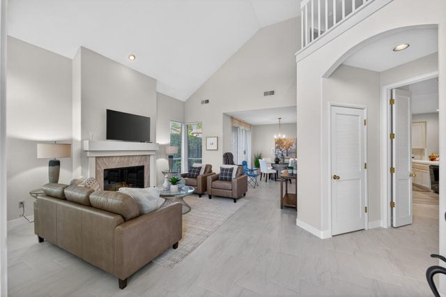 982 South Beach Dr, Sacramento, CA 95831