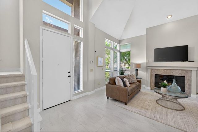 982 South Beach Dr, Sacramento, CA 95831