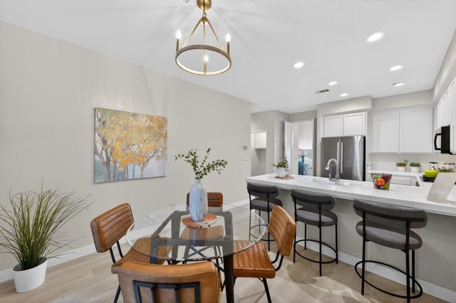 982 South Beach Dr, Sacramento, CA 95831