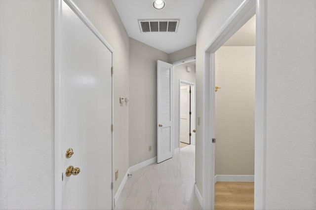 982 South Beach Dr, Sacramento, CA 95831