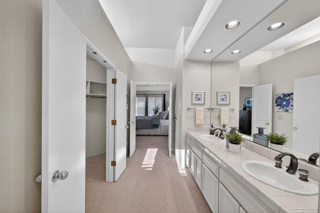 982 South Beach Dr, Sacramento, CA 95831