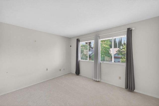 982 South Beach Dr, Sacramento, CA 95831