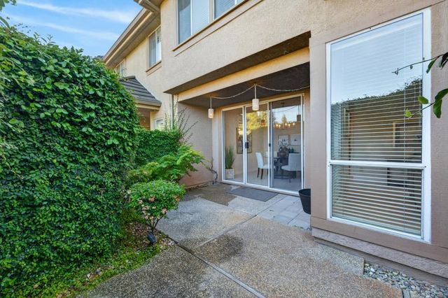982 South Beach Dr, Sacramento, CA 95831