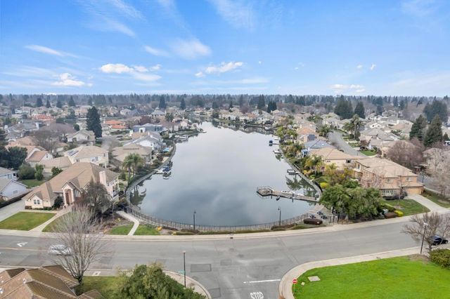 982 South Beach Dr, Sacramento, CA 95831