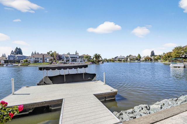 982 South Beach Dr, Sacramento, CA 95831