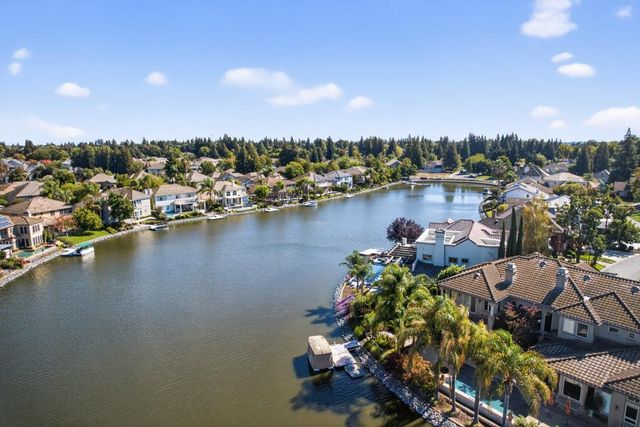 982 South Beach Dr, Sacramento, CA 95831