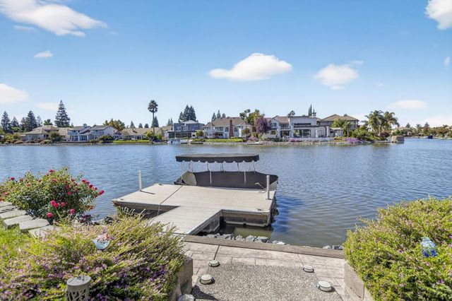 982 South Beach Dr, Sacramento, CA 95831