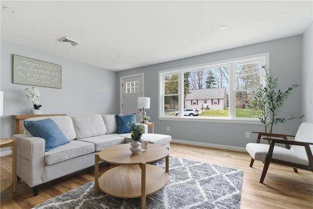 63 Indian Road, East Providence, RI 02915