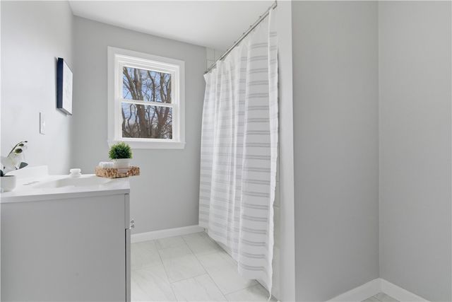 63 Indian Road, East Providence, RI 02915