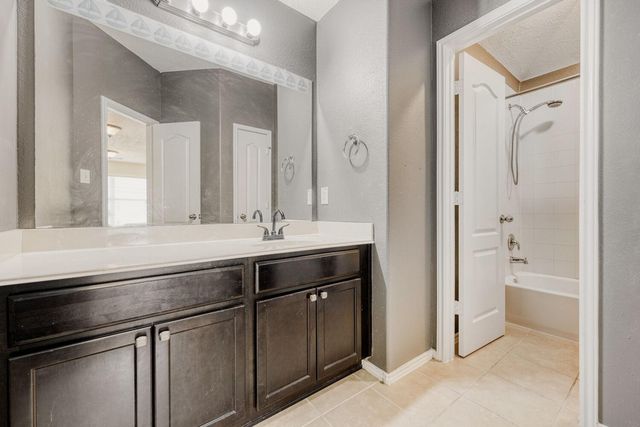 5402 Jay Thrush Drive, Richmond, TX 77407