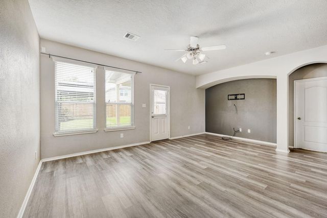 5402 Jay Thrush Drive, Richmond, TX 77407