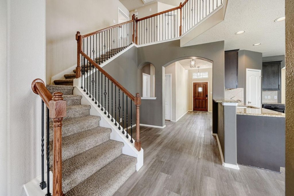 5402 Jay Thrush Drive, Richmond, TX 77407