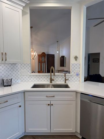 2013 Oakbluff Drive, Carrollton, TX 75007