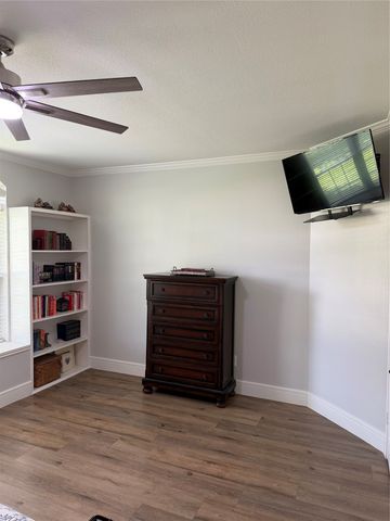 2013 Oakbluff Drive, Carrollton, TX 75007