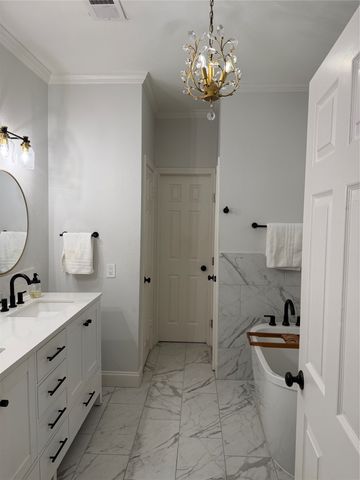 2013 Oakbluff Drive, Carrollton, TX 75007