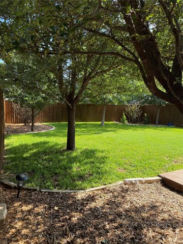 2013 Oakbluff Drive, Carrollton, TX 75007